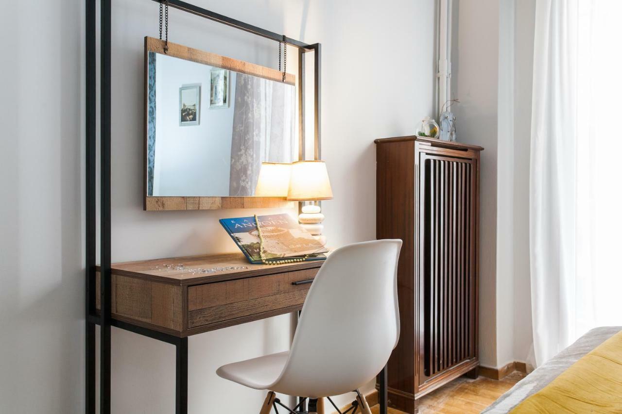 Cozy, Central, Safe Double Rooms In Apartment, Close To Acropolis アテネ エクステリア 写真